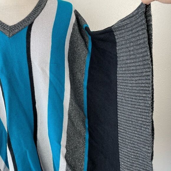 NWT Ellen Tracy Poncho Style Sweater Top Size M/L - Picture 2 of 8